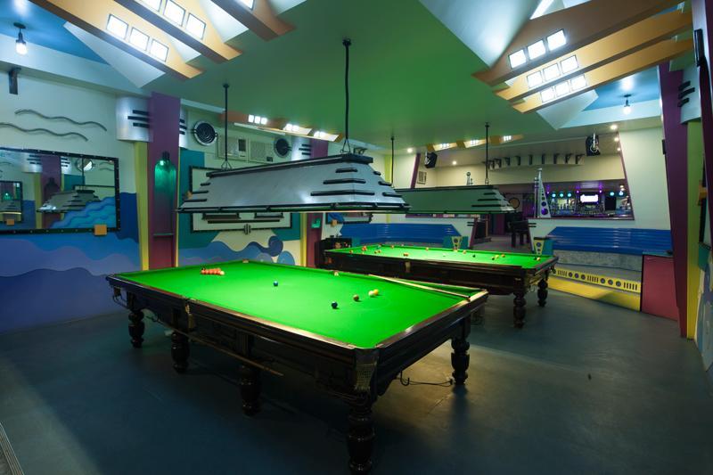 The Club Hotel Бангалор Екстериор снимка